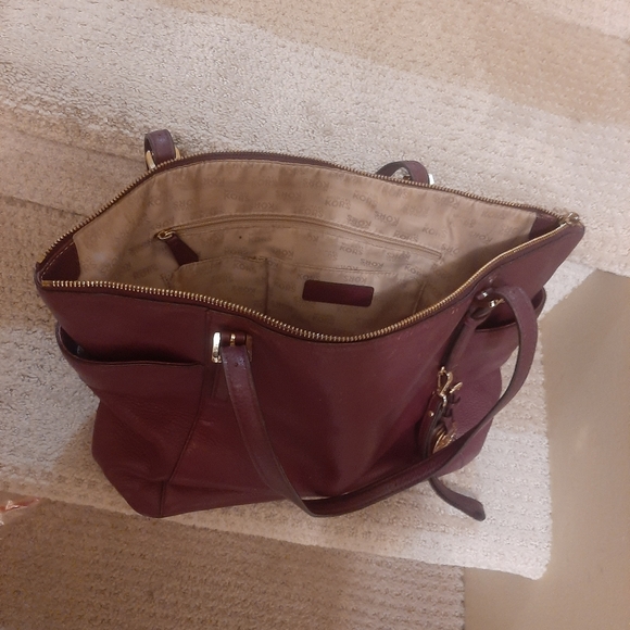 Michael kors burgundy Tote Bag - Picture 5 of 16